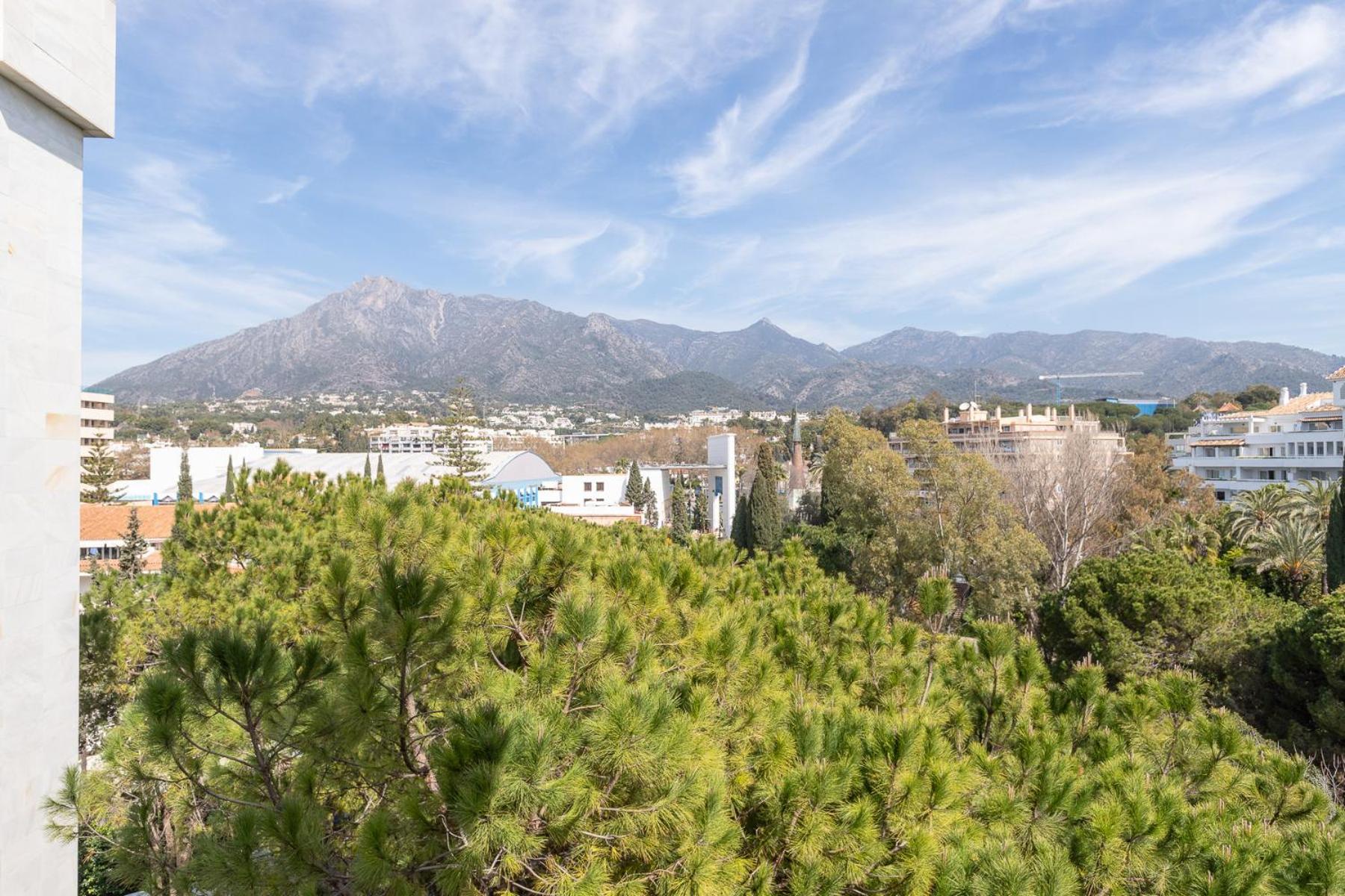 Lujoso Apartamento Con Piscina En Paseo Maritimo Marbellac Extérieur photo