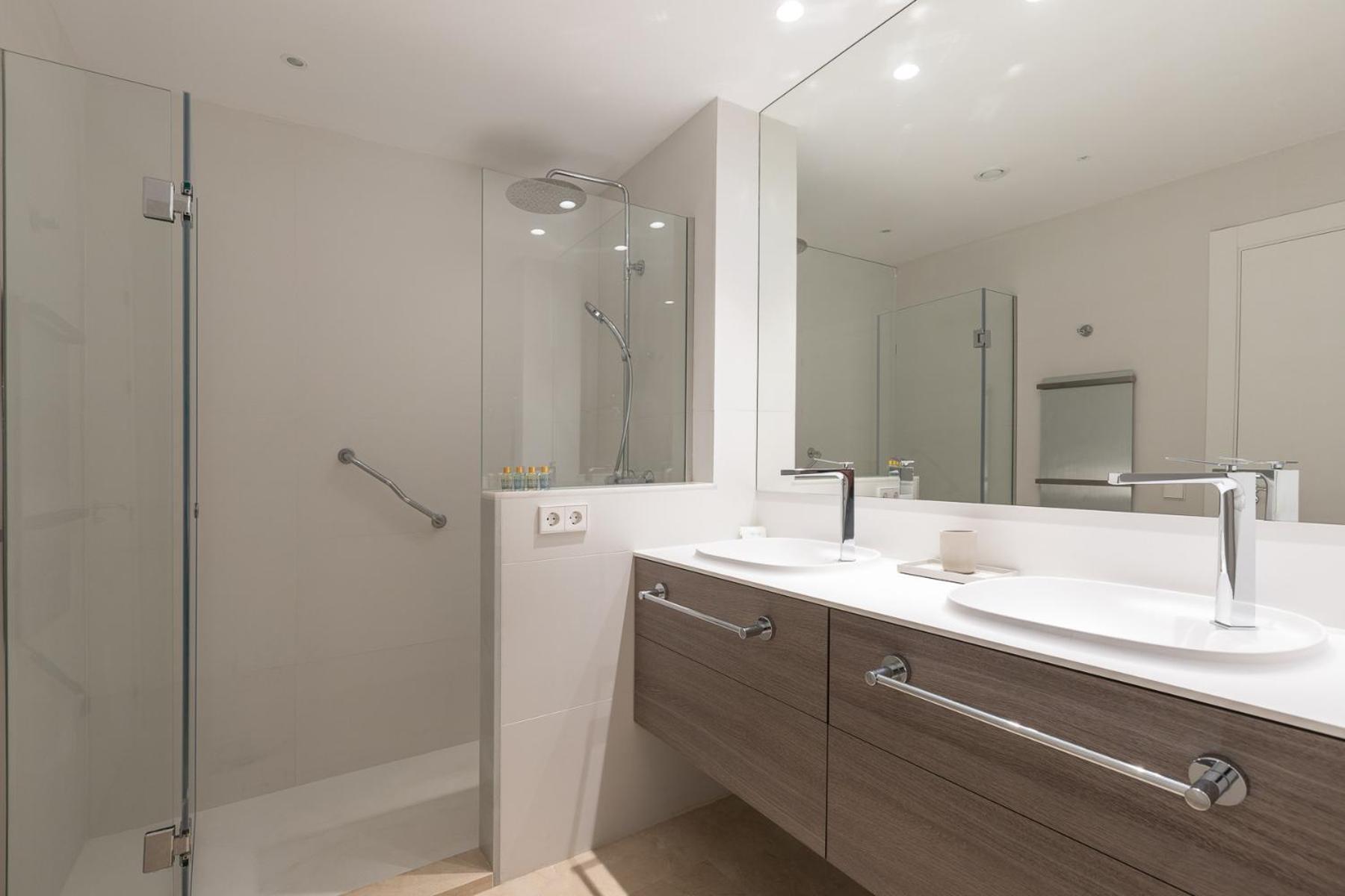 Lujoso Apartamento Con Piscina En Paseo Maritimo Marbellac Extérieur photo