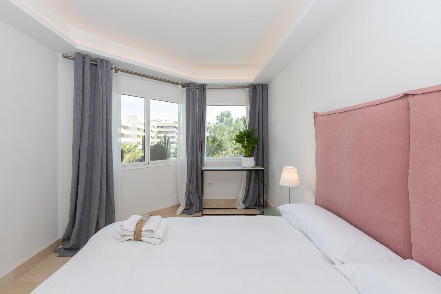 Lujoso Apartamento Con Piscina En Paseo Maritimo Marbellac Extérieur photo