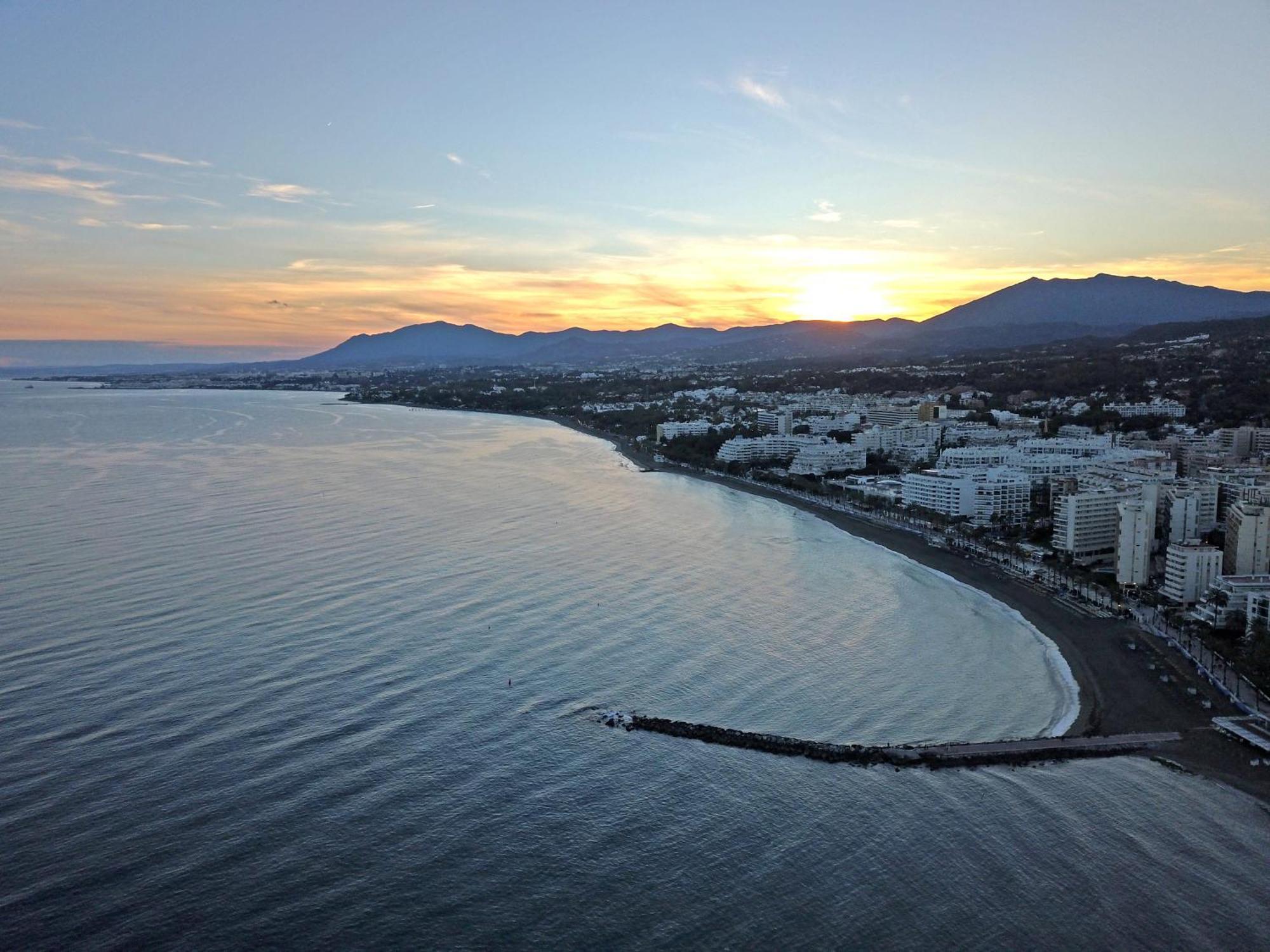 Lujoso Apartamento Con Piscina En Paseo Maritimo Marbellac Extérieur photo